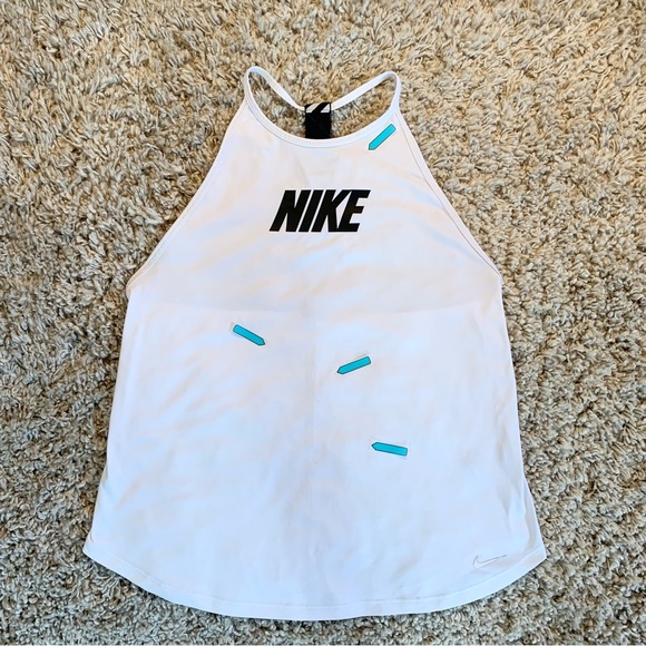 Nike White Tank Women’s Size Medium - Picture 7 of 10